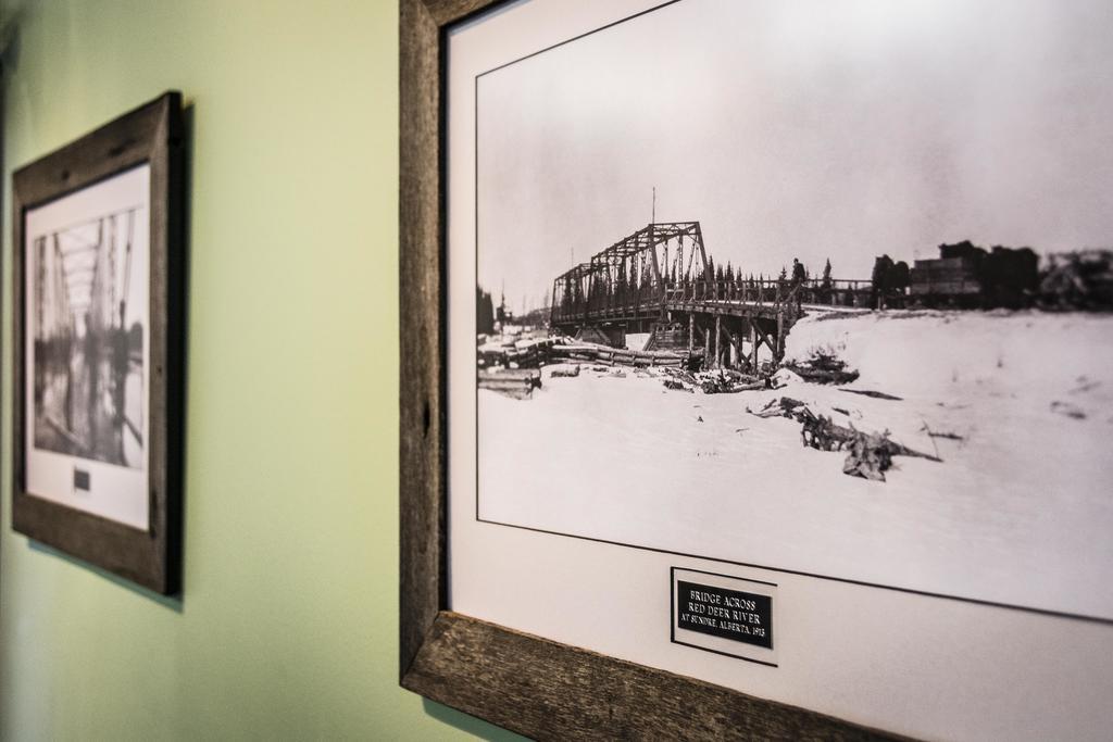 Rustlers Lodge Sundre Eksteriør billede